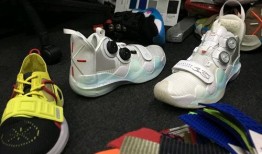 新球鞋网图爆料视频,最新款球鞋视频大揭秘