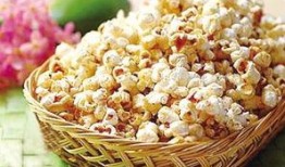 爆米花爆料虫子视频,视频揭露食品安全隐患