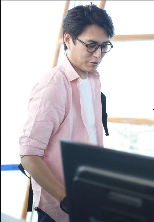 娱乐吃瓜酱霸道总裁衬衫,娱乐吃瓜酱的时尚解码